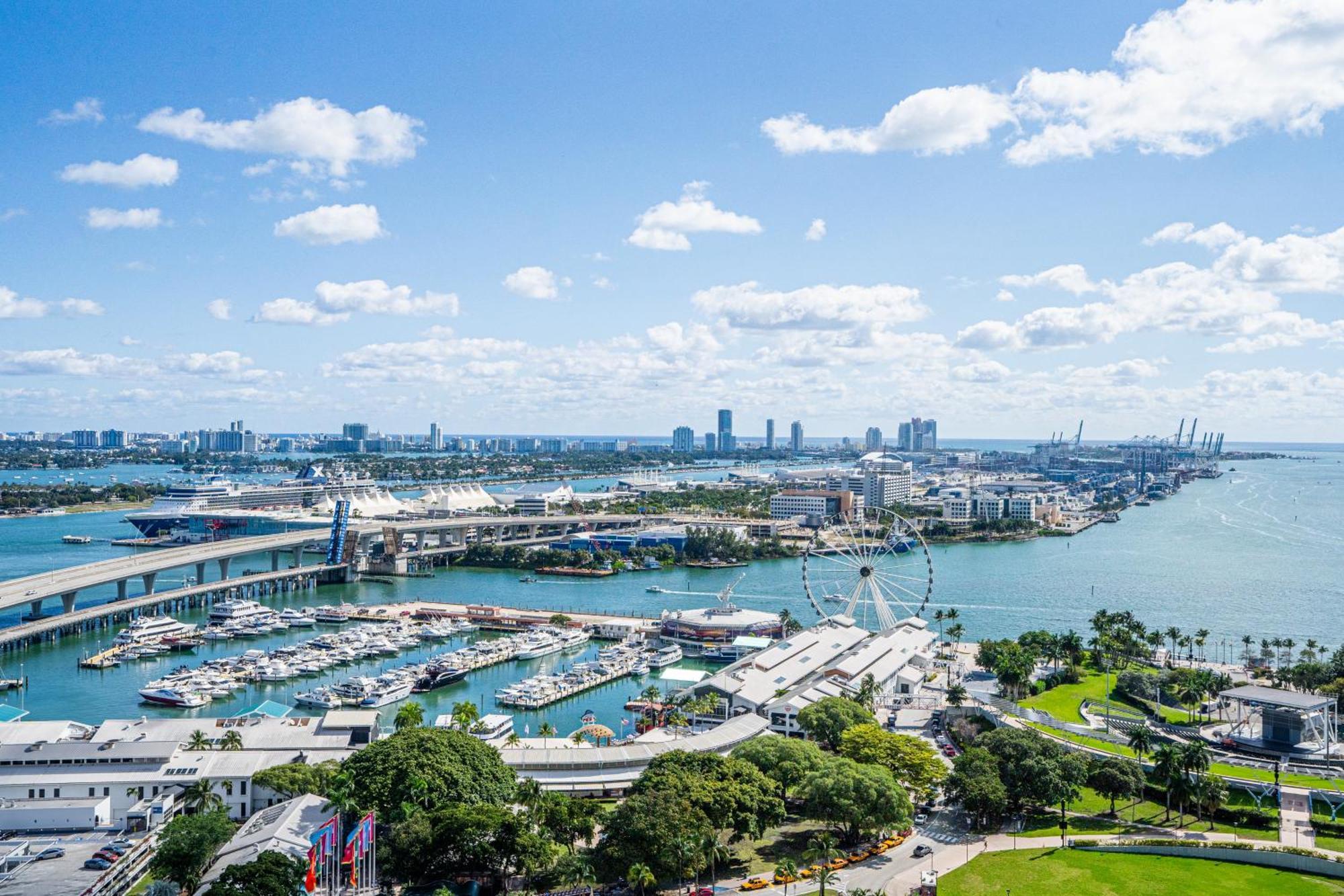Devereaux Miami Luxury One-Bedroom And Studios Exteriér fotografie