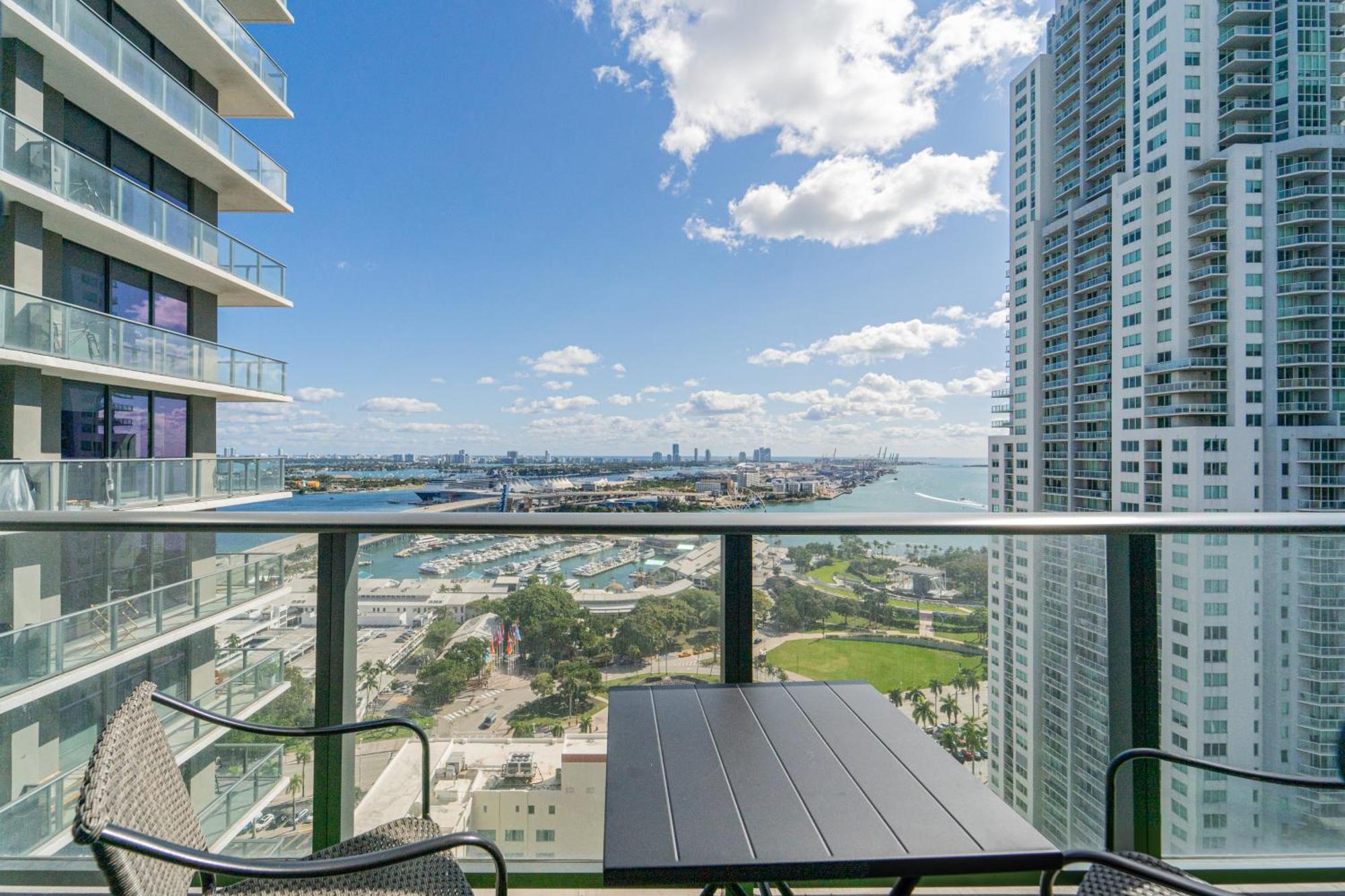 Devereaux Miami Luxury One-Bedroom And Studios Exteriér fotografie